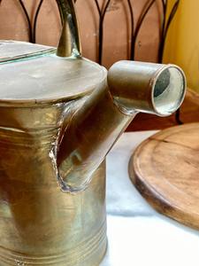 Maceta de metal con acabado dorado vintage, ideal para plantar hierbas de cocina y regar plantas de jardín, flores y hierbas, procedente de la India. - Product Image 6