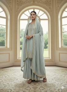 Traje Tradicional Indio Pur Chinon con Bordado de Lentejuelas, Salwar Kameez con Mangas Largas y Moti Latkan Decorativo (Sin Latkan) - Product Image 3