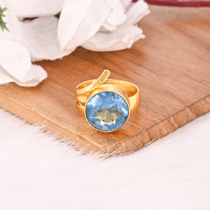 Anillo de Latón con Topacio Azul Suizo para Mujer, Chapado en Oro, Joyería de Moda - Product Image 2