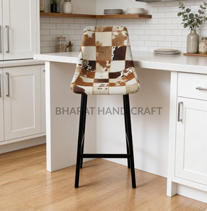 Chaise de comptoir en cuir et fourrure, design luxueux et rembourré, siège confortable et rembourré, structure robuste, élégante, moderne, parfaite - Product Image 1