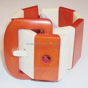 Nouveaux bracelets en résine transparente faits à la main avec des colliers de bijoux de mode confettis à paillettes dorées d'Inde par RF Crafts - Product Image 3