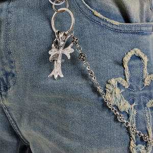 กางเกงยีนส์ขาสั้นผู้ชายปี 2026 พร้อมแพทช์โลโก้แบบกำหนดเอง  ตกแต่งด้วยงานปักลายแบบแอพพลิเค - Product Image 4