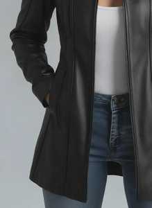 Blazer court noir en cuir véritable pour femme, modèle tendance, coupe ajustée, longueur longue - Product Image 5