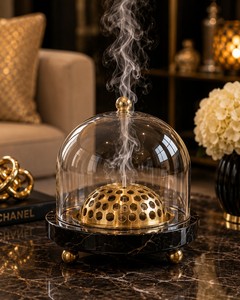 Brûleur d'encens suspendu haut de gamme avec cadre en forme de croissant de lune et bol décoratif doré, idéal pour les maisons et hôtels de luxe - Product Image 6