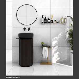 Azulejos de porcelana estructurados de 24x24 diseñados para pisos interiores compactos, con definición de juntas controlada y un equilibrio visual ordenado. - Product Image 1