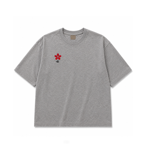Camiseta gris de manga corta para mujer con hombros caídos, bordado floral personalizado, ajuste holgado, uso diario informal, 100% algodón tejido. - Product Image 3
