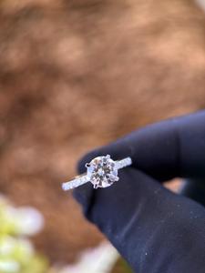 Anillo de Diamante Cultivado en Laboratorio de Oro Sólido de 14K con Diseño Clásico, Corte Brillante, Baño de Rodio, Engaste Seguro con Puntas, para Bodas de Lujo - Product Image 1