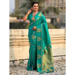 Sari traditionnel en soie douce vert marine Elite Weaves, tissé avec des fils Zari, châle et écharpe, 600g - Product Image 2