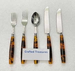 Juego de Cubiertos de Estilo Minimalista con Mango de Madera, Cuchillo, Tenedor y Cuchara de Acero Inoxidable, Juego de Vajilla Duradero con Acabado Espejo - Product Image 4