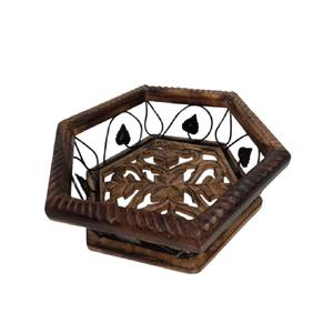Panier à fruits et de rangement en bois et fer forgé fait main pour la décoration de la cuisine et de la maison - Product Image 1