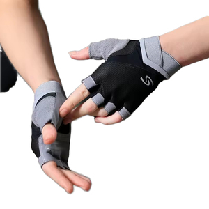 ถุงมือฟิตเนสแบบตาข่ายครึ่งนิ้วสำหรับทุกเพศ ระบายอากาศได้ดี สายรัดข้อมือปรับได้ สำหรับออกกำลังกาย ฝึกซ้อม และเสริมสร้างการจับยึด อุปกรณ์เสริมสำหรับการออกกำลังกาย - Product Image 1