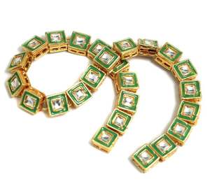 Conector Ovalado de Aleación Chapado en Oro de 18K con Cristales Geométricos Dorados Meena Kaari, Tamaño 11x11mm, Fornituras de Joyería para Collares, Venta al por Mayor - Product Image 1