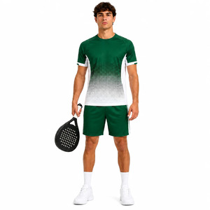 Ensemble d'uniformes de football pour hommes, vert et blanc dégradé, sublimé, manches courtes, shorts à taille élastique, col rond, évacuation de l'humidité - Product Image 2