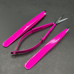 Pince à épiler de luxe rose vif en acier inoxydable de qualité supérieure, design moderne pointu et incliné, légère et écologique - Product Image 1