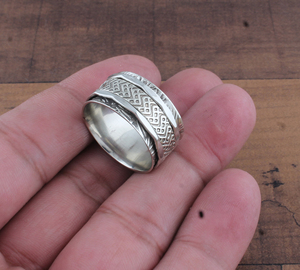 Anillo Giratorio de Plata de Ley 925 para Aliviar la Ansiedad, Anillo Giratorio de Meditación Boho Hecho a Mano con Banda Ancha, Joyería Antiestrés - Product Image 5