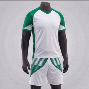 Conjunto de Camiseta de Fútbol para Hombre, Cuello en V, Blanco y Verde, Manga Corta, Estampado a Rayas, Poliéster, Cintura Elástica, Ajuste Atlético, para Todas las Temporadas - Product Image 1