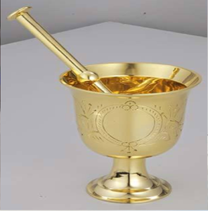 Detailed lion face relief vintage brass mortar and pestle set for home display, available at wholesale prices. - Product Image 3
