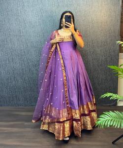 Kurti de Lujo con Bordado de Seda y Algodón Naryanpet Tradicional, con Dupatta de Tela, Ropa Casual, Precio al por Mayor, Prenda Étnica, Color Morado - Product Image 5