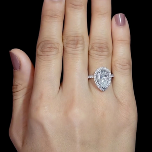 Bague de fiançailles en or 18 carats avec diamant de laboratoire taille poire et halo pour femme, bijou d'anniversaire - Product Image 3
