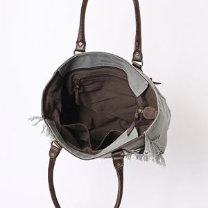 Bolso Tote de Mujer Personalizado de Lona y Cuero Reciclado - Product Image 5