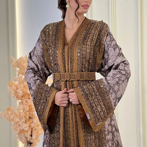 Robe de mariée marocaine pour femmes, broderie artisanale traditionnelle, robe de mariée en velours, manches longues, dentelle, robe de mariée marocaine - Product Image 3