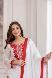 Set Kurti Sharara Bianco Ricamato Indiano/Pakistano da Donna con Dupatta, Abbigliamento Casual in Materiali Riciclati, Per Tutte le Stagioni, Vestibilità Regolare - Product Image 2