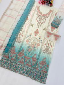 ชุดสูทสไตล์ปากีสถานแบบกรุบกรอบ แต่งลายปักมือด้วยลูกปัดแบบ Khatli สำหรับงานเทศกาลและงานปาร์ตี้ ดีไซน์เนอร์ออกแบบ ชุดแบบยังไม่ได้เย็บติดกัน - Product Image 2