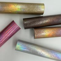 Couches de tissu holographique en cuir PU métallique Matériau en cuir synthétique pour tige de chaussure