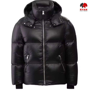 เสื้อแจ็คเก็ตพัฟเฟอร์ผู้ชายแบบกำหนดเองสำหรับฤดูหนาว มีฮู้ด ปิดด้วยซิป โลโก้แบบกำหนดเองด้านหน้า ผ้าระบายอากาศได้ดี ออกแบบตามแบบ OEM - Product Image 3