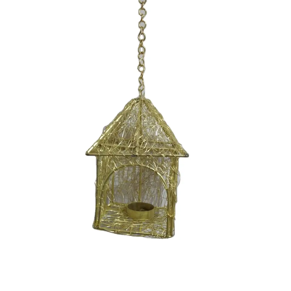 Vente en gros décoration de maison lanternes de bougie en métal suspendues pour la maison lanterne de fer suspendue murale avec belle forme de cabane