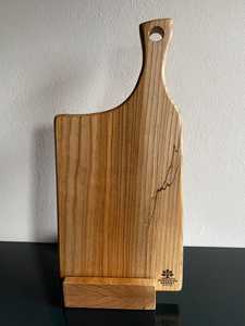 Tabla de cortar y servir rectangular ecológica de madera de acacia natural con mango de madera, apta para lavavajillas, 1.5 cm de grosor - Product Image 3