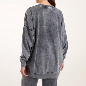 Women <b>Oversized</b> Acid Wash <b>Sweatshirt</b> with Drop Shoulder Design Ribbed Cuffs and <b>Vintage</b> Inspired Colors for Everyday Streetwear - Product Image 5