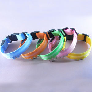 Collar de Perro Ajustable Imra Impex OEM con Hebilla Metálica Grabada Personalizada, Microfibra Reflectante y Acolchado Suave, para Correr al Aire Libre en Todas las Estaciones - Product Image 6