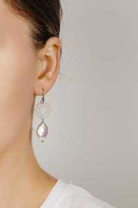 Pendientes de Aro con Perlas Barrocas y Cristales Blancos, Joyería Romántica para Novia, Plata de Ley 925, Chapado en Oro de 14K - Product Image 2