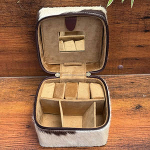 Nouveau Portable grand anneau en cuir repoussé à la main boucle d'oreille collier fermeture éclair bijoux organisateur étui peau de vache voyage bijoux boîte de rangement - Product Image 6