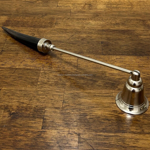 Apagavelas de Latón Vintage con Mango de Imitación de Cuerno, Ecológico, Hecho a Mano, Herramienta Ritual para Altar o Santuario, Azora - Product Image 4