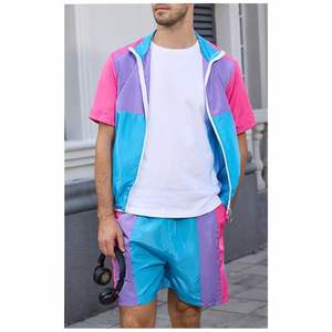 Conjunto Deportivo de Alta Calidad para Hombre, Chaqueta Cortavientos Ligera con Bordado a Color y Parches, 100% Nailon, con Cierre y Pantalones Cortos - Product Image 6