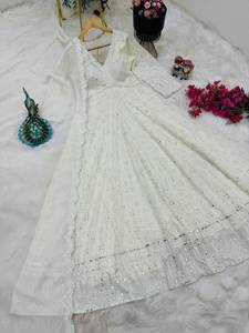 Nuevo Conjunto de Fiesta Diwali de Diseñador: Vestido de Georgette Fox con Pantalón y Dupatta, Largo hasta el Tobillo, Ajuste Regular, Parte Inferior Reversible - Product Image 6