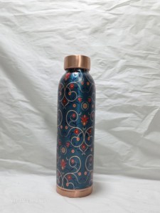 Bouteille d'eau en cuivre de qualité supérieure 1000 ml avec un élégant motif floral bleu et un bouchon anti-fuite - Récipient ayurvédique de 1 litre - Product Image 2