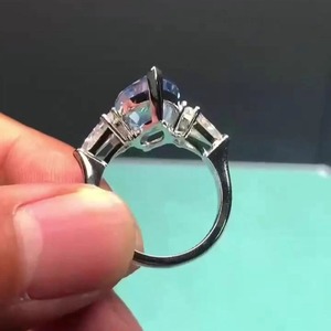 Anillo de Compromiso de Tres Piedras con Diamante Azul Marquesa de 9 Quilates, Cultivado en Laboratorio, Certificado por IGI, Oro Amarillo de 14K, VS+, Anillo de Promesa - Product Image 5