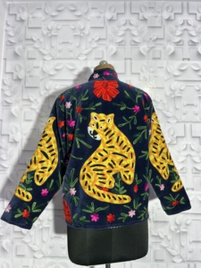 Veste d'hiver courte pour femme en velours brodée à la main |   Manteau décontracté vintage en coton biologique écologique à séchage rapide et amovible - Product Image 5