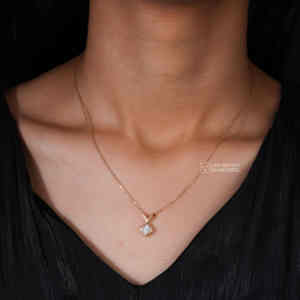 Colgante de Diamante Cultivado en Laboratorio con Corte Princesa, Plata de Ley S925, Chapado en Oro Amarillo, Piedra Única de Lujo, Claridad EF, para Mujer - Product Image 1