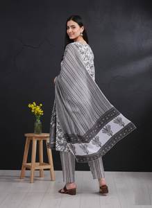 Conjunto de Kurti y Pantalón Recto de Algodón Gris para Vestimenta Festiva con Dupatta con Estampado Digital para Mayoristas y Minoristas - Product Image 2