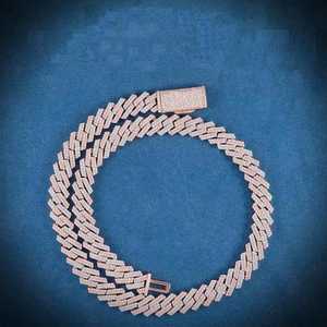 Collar de Moissanita con Cadena Figaro de Plata 925 Chapada en Oro Rosa de 14 MM, Diseño Geométrico con Micro Pavé, Unisex, de Lujo, para Uso Diario - Product Image 3