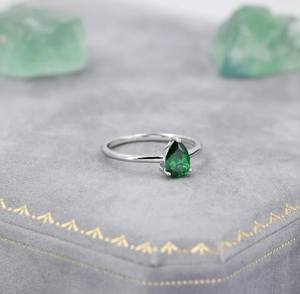 แหวนเงินแท้ประดับเพชร CZ สีเขียวมรกตทรงหยดน้ำ 1 กะรัต ขนาด 5x7 มม. แหวนเพทายสีเขียว แหวนรูปหยดน้ำ แหวนประจำเดือนพฤษภาคม - Product Image 4
