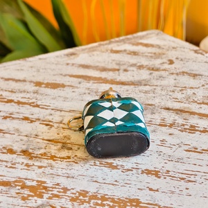 Premium Venus LeathersWere Fashion Checkered Genuine Leather Mini Hip Flasks New Metal Cap Lightweight Strong Waterproof - Product Image 4