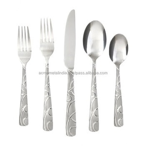 Ensemble de couverts élégants faits à la main en acier inoxydable avec finition argentée brillante, parfaits pour les mariages et les événements spéciaux - Product Image 5