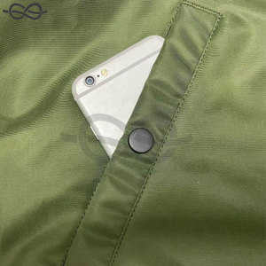 Blouson de baseball rétro américain haut de gamme pour homme, coupe légère et ample, décontracté, avec poches décoratives, idéal pour le printemps et l'automne, style streetwear - Product Image 5