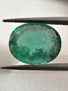 Piedra Preciosa Verde Ovalada de Corte Esmeralda de 6.96 Quilates de Primera Calidad para Diseño de Joyería Fina, Suministro de Piedras Preciosas al por Mayor B2B - Product Image 1
