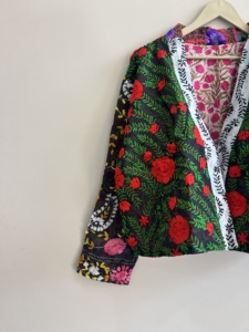Chaqueta Tradicional Étnica Phulkari Hecha a Mano para Mujer, Chaqueta Vintage de Algodón Bordada a Mano para Mujer - Product Image 4